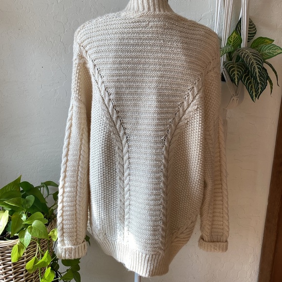 🎉 GORGEOUS COZY SUNDANCE CARDIGAN ‼️ - Picture 8 of 15